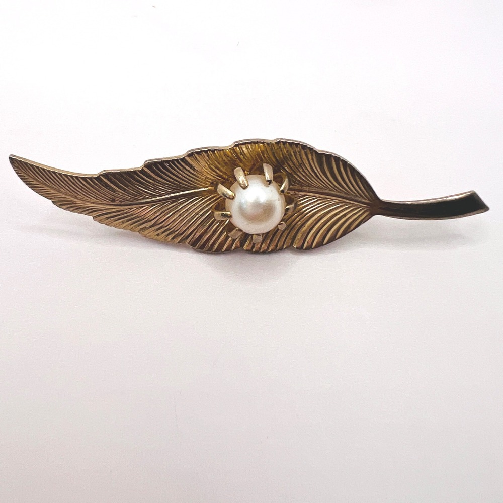 Vintage Gold Tone Leaf Brooch with Faux Pearl Center Fall Brooch Pin